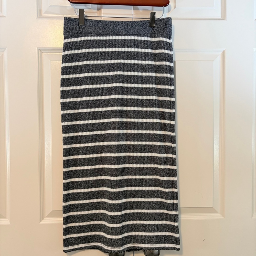 Gap Striped Ribbed Stretch Knit Midi Skirt Gray White Back Slit Womens Small